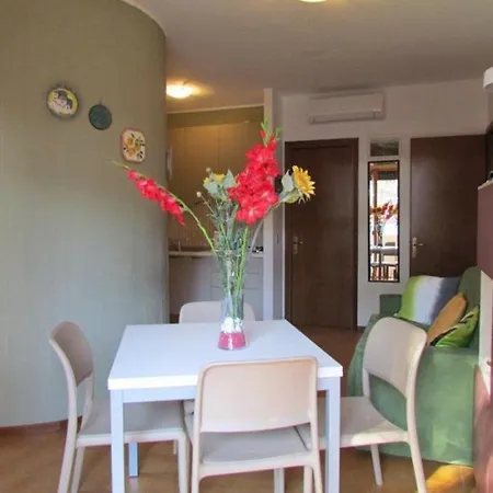 Two Bedrooms In - Pool - Parking - Beach Place Amenities Appartamento